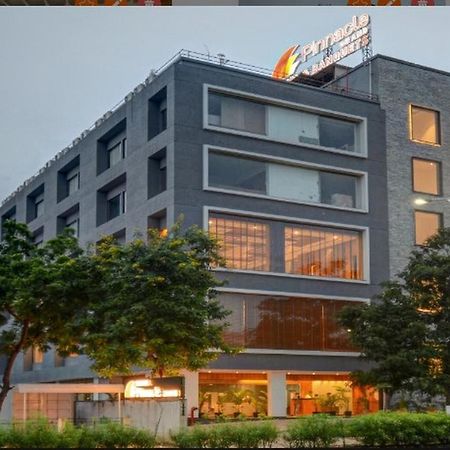 Pinnacle Grand Hotel Ahmedabad Ngoại thất bức ảnh