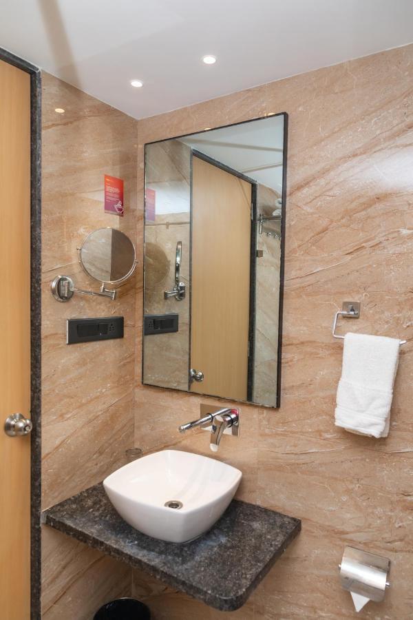 Pinnacle Grand Hotel Ahmedabad Ngoại thất bức ảnh