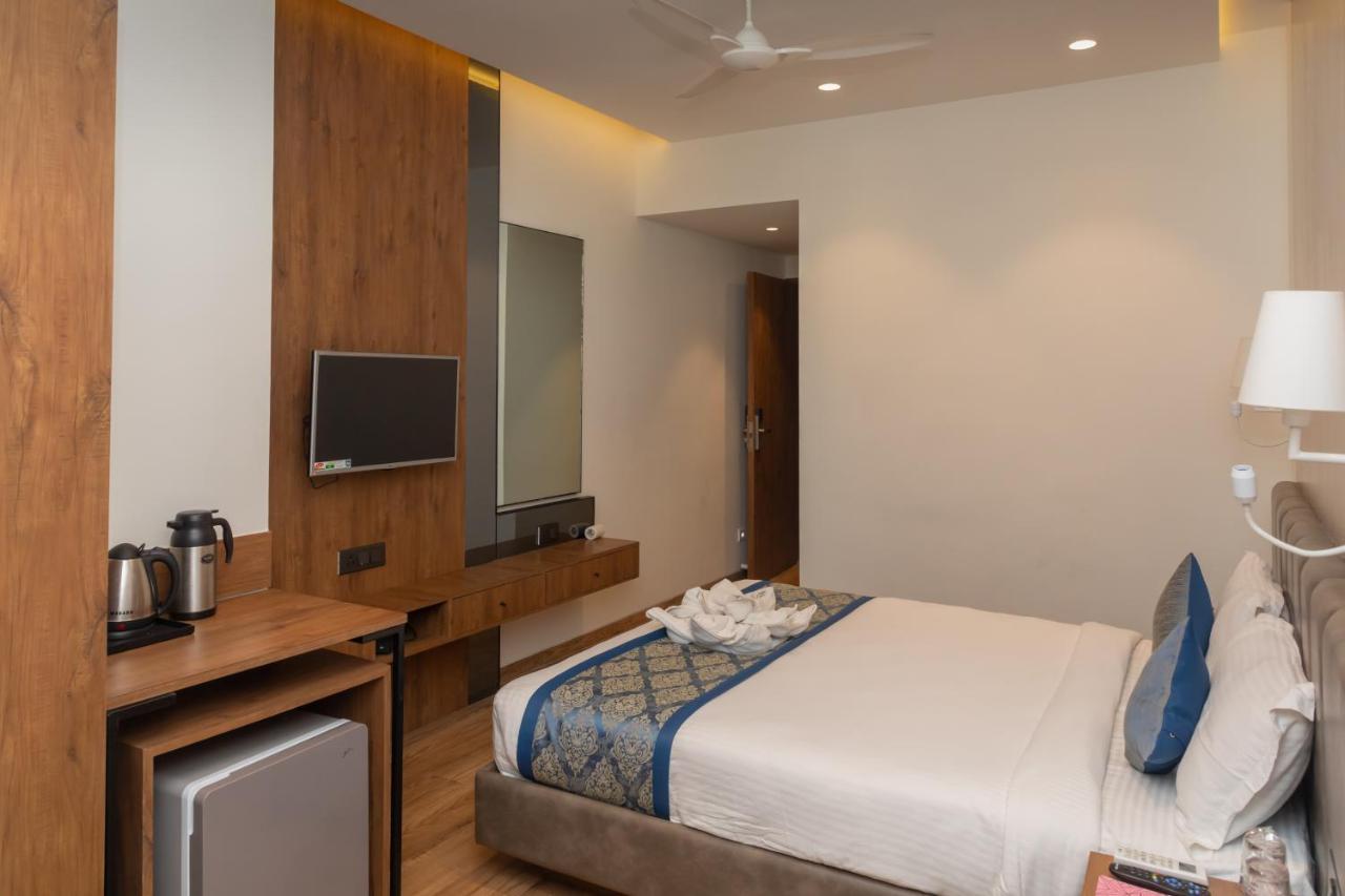 Pinnacle Grand Hotel Ahmedabad Ngoại thất bức ảnh