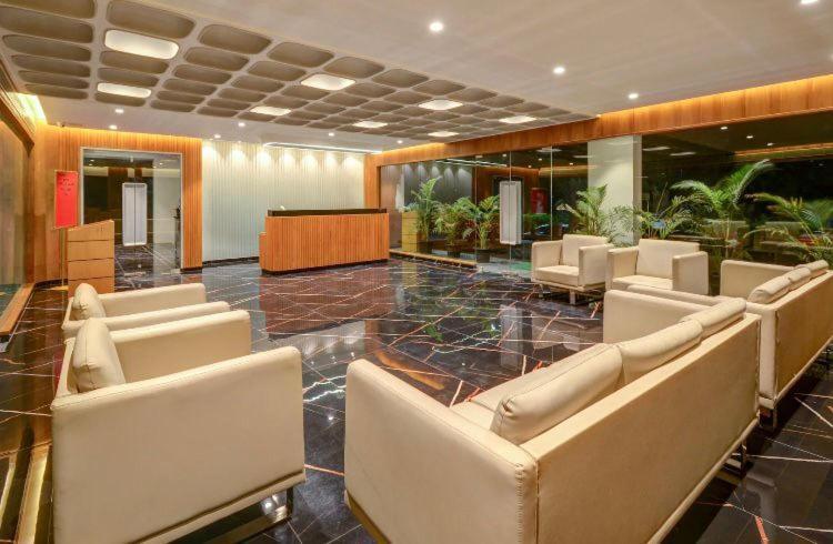 Pinnacle Grand Hotel Ahmedabad Ngoại thất bức ảnh