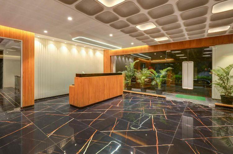 Pinnacle Grand Hotel Ahmedabad Ngoại thất bức ảnh
