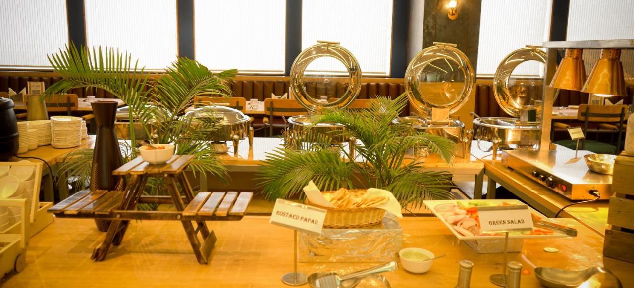 Pinnacle Grand Hotel Ahmedabad Ngoại thất bức ảnh
