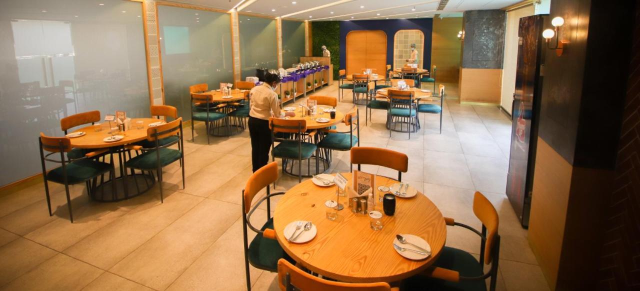 Pinnacle Grand Hotel Ahmedabad Ngoại thất bức ảnh